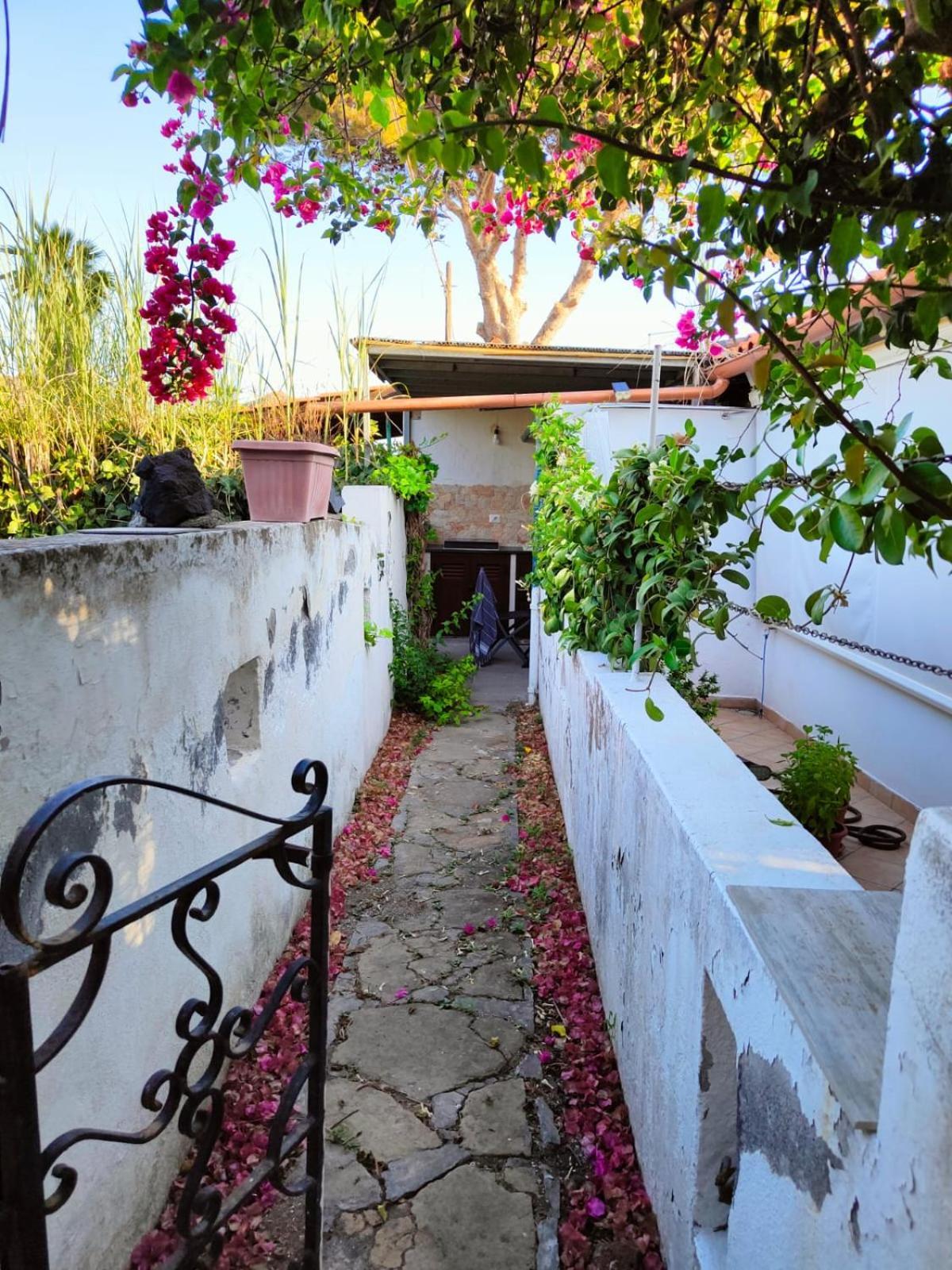 Residence Vulcano Cottage Exterior photo