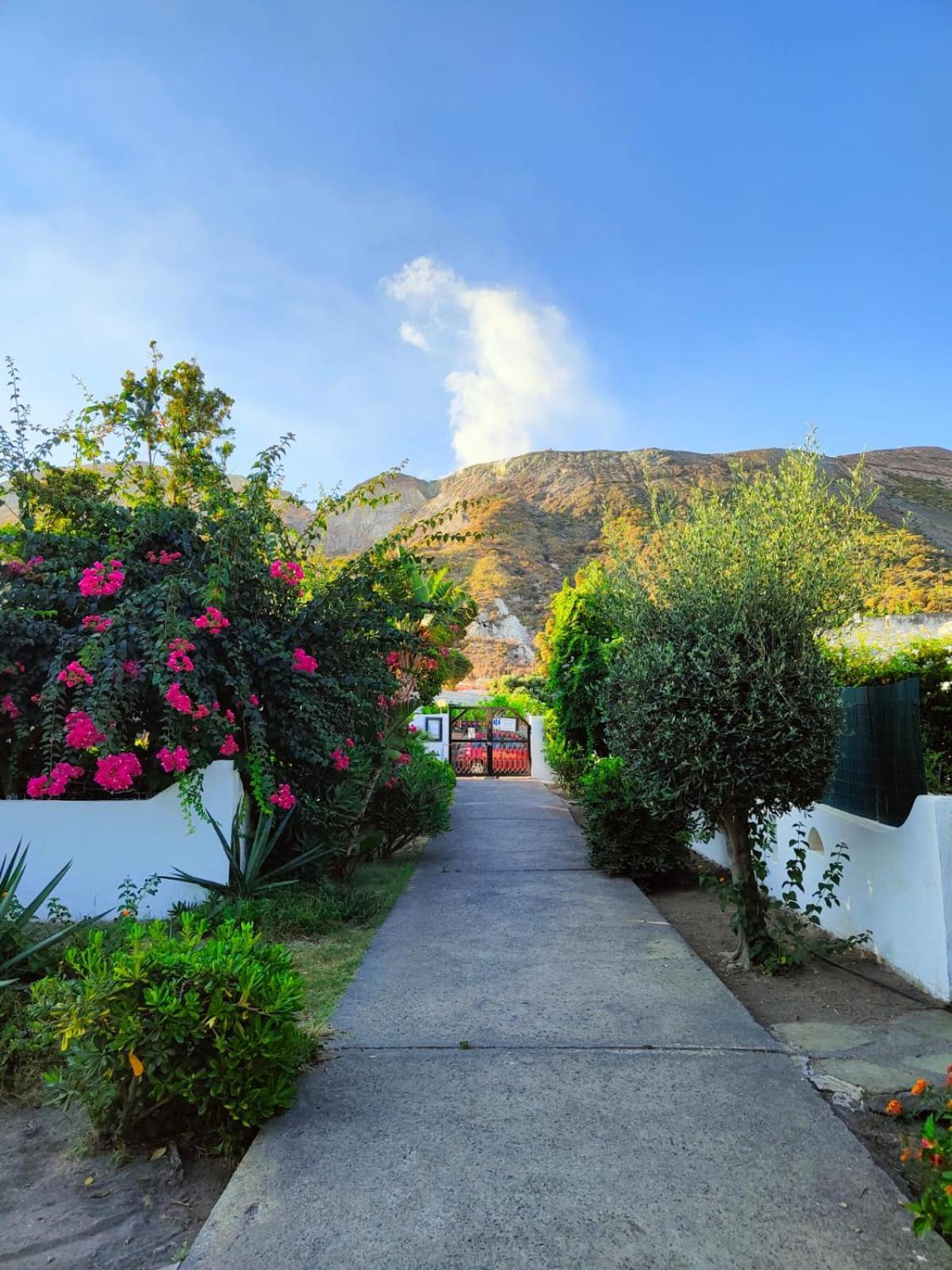 Residence Vulcano Cottage Exterior photo